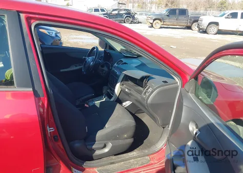 2010 Toyota Corolla S z USA, uszkodzony, nr VIN 2T1BU4EE3AC446188